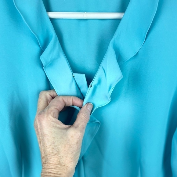 PENDLETON Aqua Blue Ruffled Blouse Size 10 Office Work Professional - Picture 16 of 16